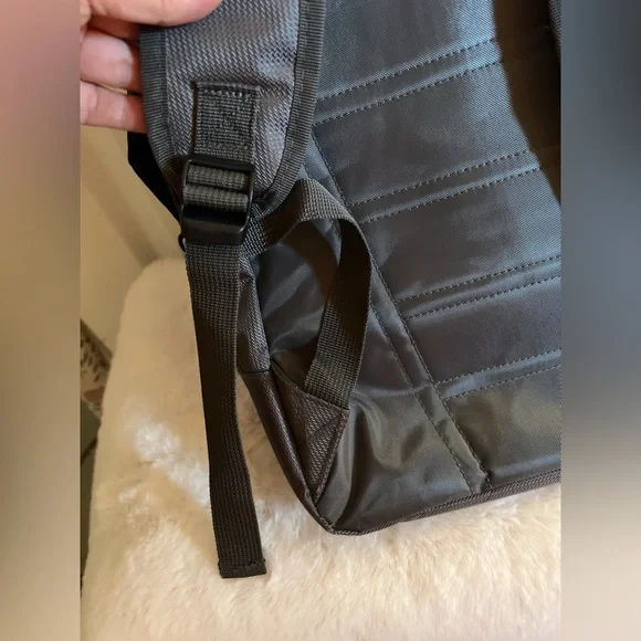 Basecamp gray nylon backpack Apple logo laptop work travel pockets school - Picture 12 of 16